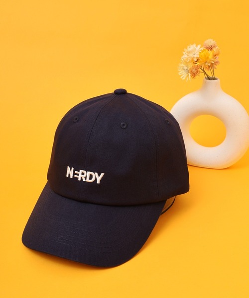 NERDY(ノルディ)の「スモールブレンクロゴボールキャップ(キャップ・レディース・ブルー/ブルー系/レッド/ピンク/ピンク系/ホワイト/グリーン/ネイビー・FREE)」の3枚目の写真