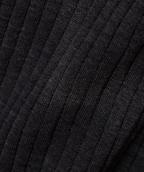 CINOH（チノ）の「SILK CREW NECK TIGHT KNIT（ニット/セーター・レディース・チャコールグレー/ネイビー/ライトグレー・38）」の7枚目の写真