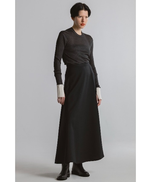 CINOH（チノ）の「SILK CREW NECK TIGHT KNIT（ニット/セーター・レディース・チャコールグレー/ネイビー/ライトグレー・38）」の9枚目の写真