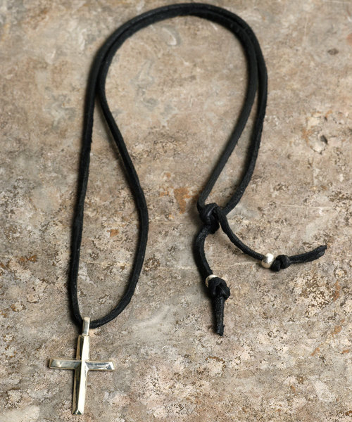 Magine（マージン）の「Magine×idealismsound SILVER CROSS NECKLACE：シルバークロスネックレス（ネックレス・メンズ・シルバー・FREE）」の7枚目の写真