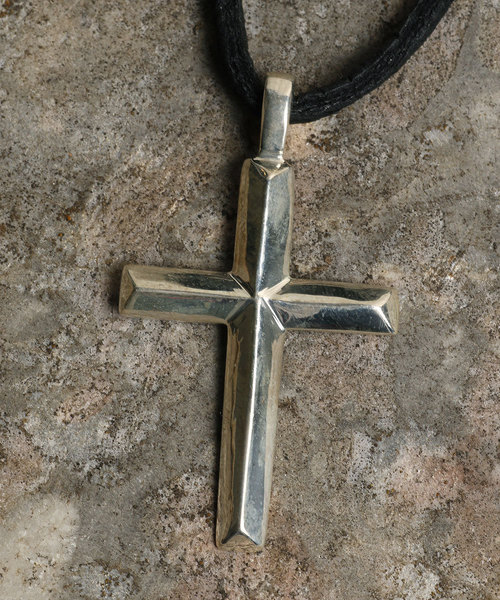 Magine（マージン）の「Magine×idealismsound SILVER CROSS NECKLACE：シルバークロスネックレス（ネックレス・メンズ・シルバー・FREE）」の8枚目の写真