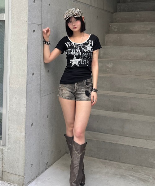 ZIPPER CLUB（ZIPPER CLUB ジッパークラブ）の「asymmetry rock print Tshirt（Tシャツ/カットソー・レディース・ブラック/ホワイト・SMALL/LARGE/MEDIUM）」の12枚目の写真
