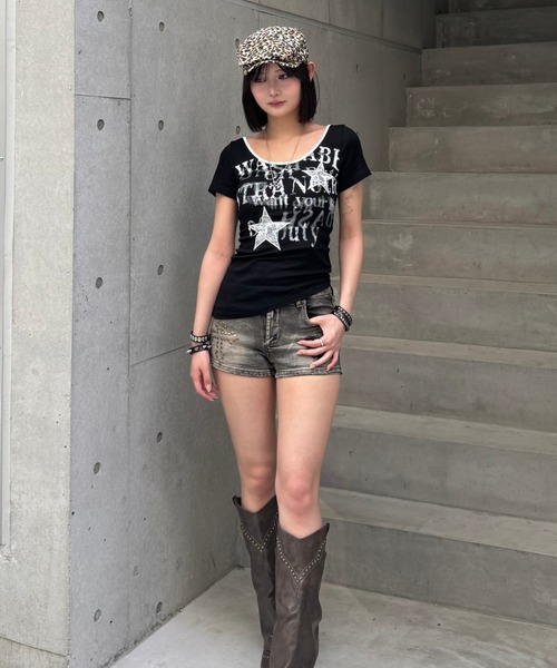 ZIPPER CLUB（ZIPPER CLUB ジッパークラブ）の「asymmetry rock print Tshirt（Tシャツ/カットソー・レディース・ブラック/ホワイト・SMALL/LARGE/MEDIUM）」の13枚目の写真