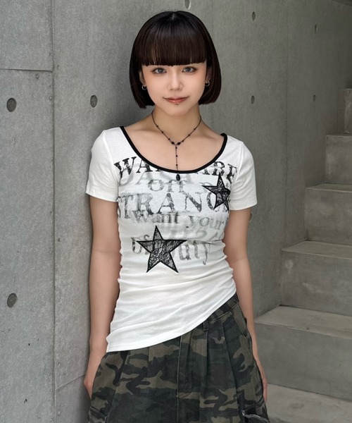ZIPPER CLUB（ZIPPER CLUB ジッパークラブ）の「asymmetry rock print Tshirt（Tシャツ/カットソー・レディース・ブラック/ホワイト・SMALL/LARGE/MEDIUM）」の6枚目の写真