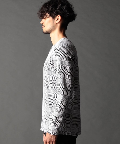 NICOLE CLUB FOR MEN(ニコルクラブフォーメン)の「ジオメトリックブリスタープルオーバー(その他トップス・メンズ・ブラック×グレー/ネイビー系/オフホワイト/ブラック/ホワイト系・X-LARGE/LARGE/MEDIUM)」の11枚目の写真