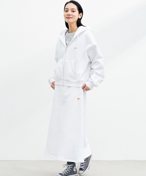 KELTY(ケルティ)の「KELTY/ケルティ ミニロゴクロップドジップパーカー ワンポイント(パーカー・レディース・ホワイト/ブラック/ヘザーグレー/ベージュ/ネイビー・FREE)」の12枚目の写真