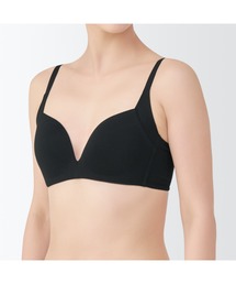 無印良品（ムジルシリョウヒン）の「婦人　ノンワイヤー胸の形を整えるブラジャー　プラスサイズ（ブラジャー）」