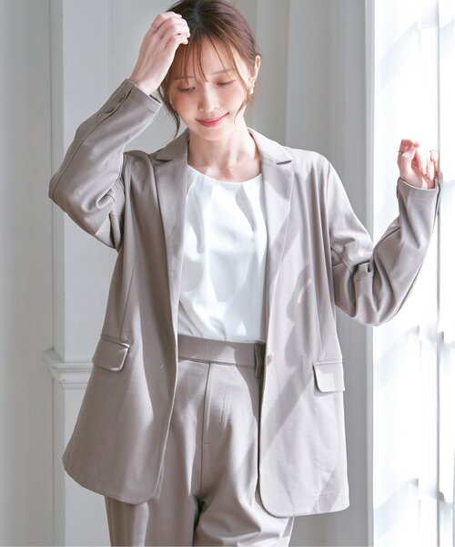 IKKA LOUNGE（イッカラウンジ）の「【セットアップ対応】GOKU楽ワークテーラージャケット（テーラードジャケット・レディース・ベージュ/ネイビー・L/M/S）」の5枚目の写真