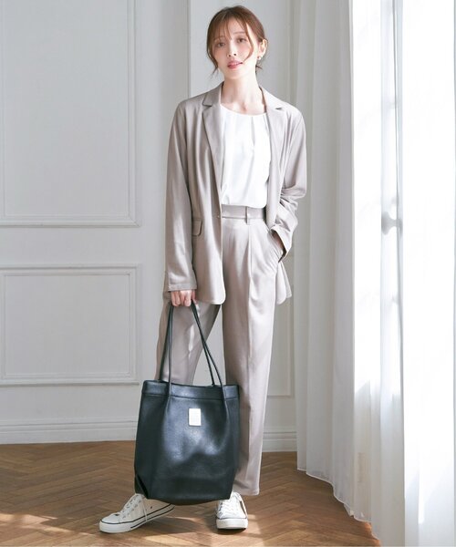 IKKA LOUNGE（イッカラウンジ）の「【セットアップ対応】GOKU楽ワークテーラージャケット（テーラードジャケット・レディース・ベージュ/ネイビー・L/M/S）」の8枚目の写真