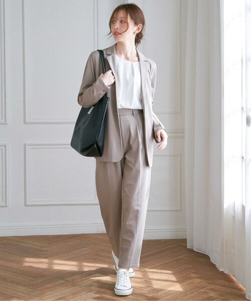 IKKA LOUNGE（イッカラウンジ）の「【セットアップ対応】GOKU楽ワークテーラージャケット（テーラードジャケット・レディース・ベージュ/ネイビー・L/M/S）」の9枚目の写真