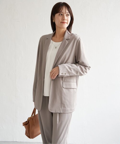 IKKA LOUNGE（イッカラウンジ）の「【セットアップ対応】GOKU楽ワークテーラージャケット（テーラードジャケット・レディース・ベージュ/ネイビー・L/M/S）」の10枚目の写真