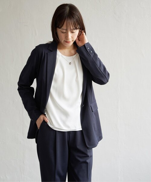 IKKA LOUNGE（イッカラウンジ）の「【セットアップ対応】GOKU楽ワークテーラージャケット（テーラードジャケット・レディース・ベージュ/ネイビー・L/M/S）」の14枚目の写真