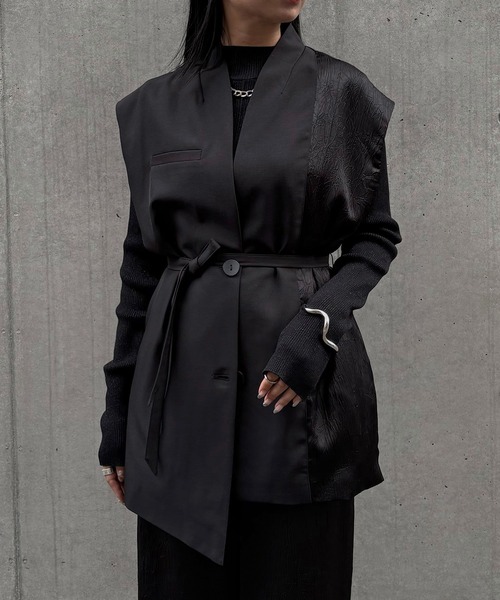 &g'aime（アンジェム）の「【&g'aime】アシメサテンMIXベスト　Asymmetric Satin-Panel Vest（ベスト・レディース・ブラック/ブラウン・FREE）」の13枚目の写真