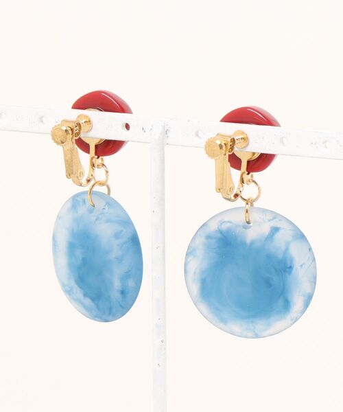 Fun & Daily（ファンアンドデイリー）の「F&D : ブループレートアクリルイヤリング（イヤリング・レディース・ブルー系その他・FREE）」の2枚目の写真