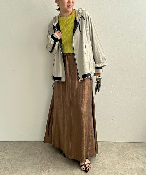 LHELBIE（レルビエ）の「バックフレアワークブルゾン（ブルゾン・レディース・ブラック/ライトベージュ/カーキ・M）」の4枚目の写真