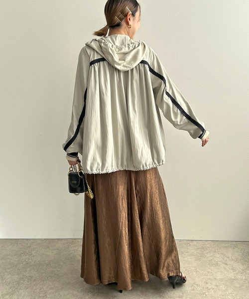 LHELBIE（レルビエ）の「バックフレアワークブルゾン（ブルゾン・レディース・ブラック/ライトベージュ/カーキ・M）」の8枚目の写真