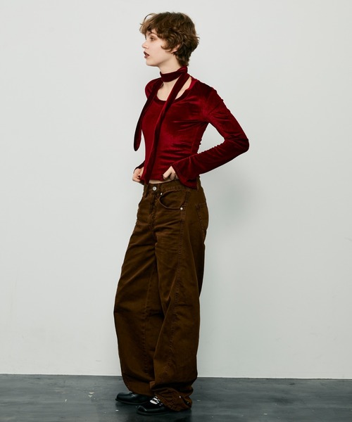 uyu.(ウユ)の「チョーカー付きベロアトップス(Tシャツ/カットソー・レディース・レッド/ブラック/ブラウン・FREE)」の22枚目の写真