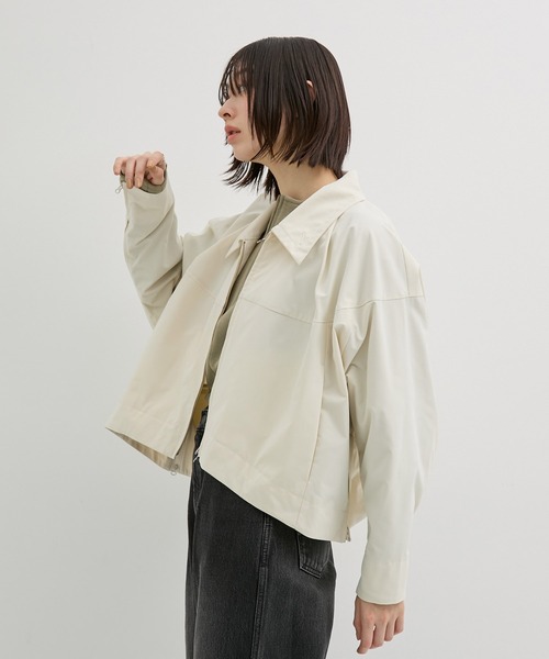 UNITED TOKYO(ユナイテッドトウキョウ)の「3way Sleeve Weather Blouson|ウォッシャブル/ストレッチ/撥水/軽羽織/秋服/プレゼント(ブルゾン・レディース・アイボリー/ブラック・FREE)」の13枚目の写真