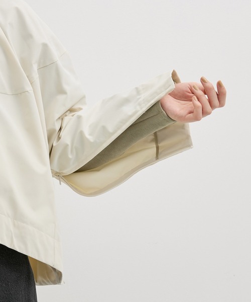 UNITED TOKYO(ユナイテッドトウキョウ)の「3way Sleeve Weather Blouson|ウォッシャブル/ストレッチ/撥水/軽羽織/春服/プレゼント(ブルゾン・レディース・アイボリー/ブラック・FREE)」の22枚目の写真