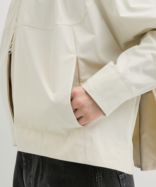 UNITED TOKYO(ユナイテッドトウキョウ)の「3way Sleeve Weather Blouson|ウォッシャブル/ストレッチ/撥水/軽羽織/秋服/プレゼント(ブルゾン・レディース・アイボリー/ブラック・FREE)」の10枚目の写真