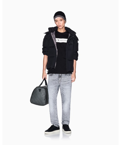 ARMANI EXCHANGE（アルマーニエクスチェンジ）の「【A|X アルマーニ エクスチェンジ】スクエアロゴ 半袖クルーネックTシャツ/REGULAR（Tシャツ/カットソー・メンズ・ストーン/ブラック・LARGE/MEDIUM/SMALL/X-LARGE/X-SMALL/XX-LARGE）」の4枚目の写真