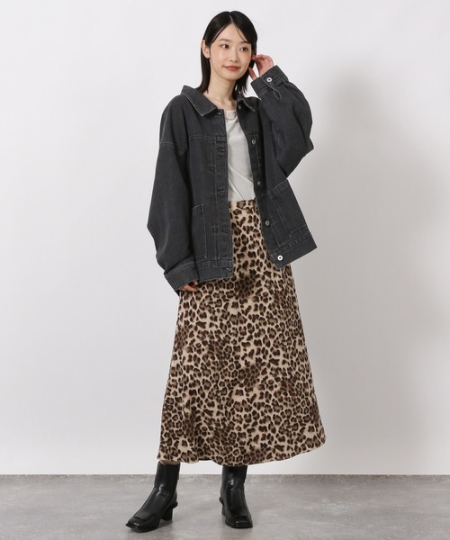 LAKOLE（ラコレ）の「ビックシルエットデニムジャケット / 588026（デニムジャケット・レディース・ブラック/インディゴブルー・FREE）」の3枚目の写真