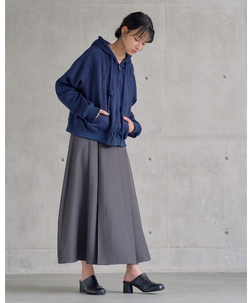 attiree(アティレー)の「タックフレアスカート(スカート・レディース・ブラック/ネイビー/チャコールグレー・LARGE/MEDIUM/SMALL/X-LARGE)」の15枚目の写真