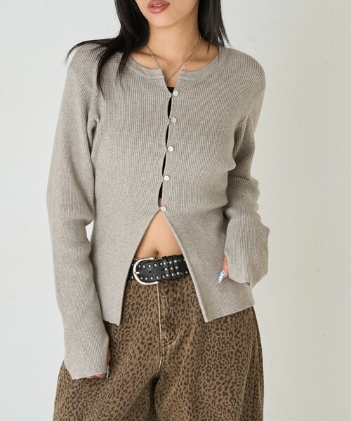 WHO'S WHO gallery（フーズフーギャラリー）の「RIBBED KINT NARROW CARDIGAN（カーディガン/ボレロ・レディース・グレー/アイボリー/ブラック/レッド/ネイビー・FREE）」の3枚目の写真