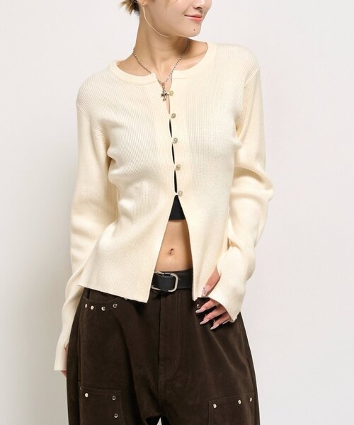 WHO'S WHO gallery（フーズフーギャラリー）の「RIBBED KINT NARROW CARDIGAN（カーディガン/ボレロ・レディース・グレー/アイボリー/ブラック/レッド/ネイビー・FREE）」の2枚目の写真
