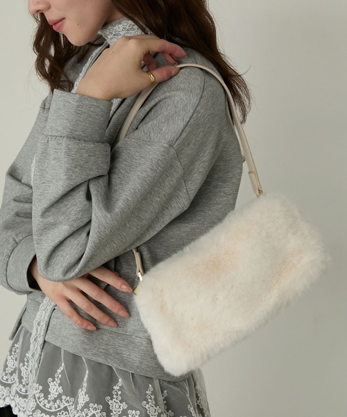 Cherir Mignon(シェリルミニョン)の「【Cherir Mignon】コンパクトスクエアファーワンハンドルバッグ(ハンドバッグ・レディース・ホワイト/ブラウン/ブラック/ベージュ・FREE)」の7枚目の写真