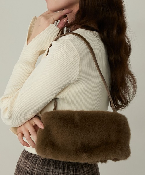 Cherir Mignon(シェリルミニョン)の「【Cherir Mignon】コンパクトスクエアファーワンハンドルバッグ(ハンドバッグ・レディース・ホワイト/ブラウン/ブラック/ベージュ・FREE)」の16枚目の写真