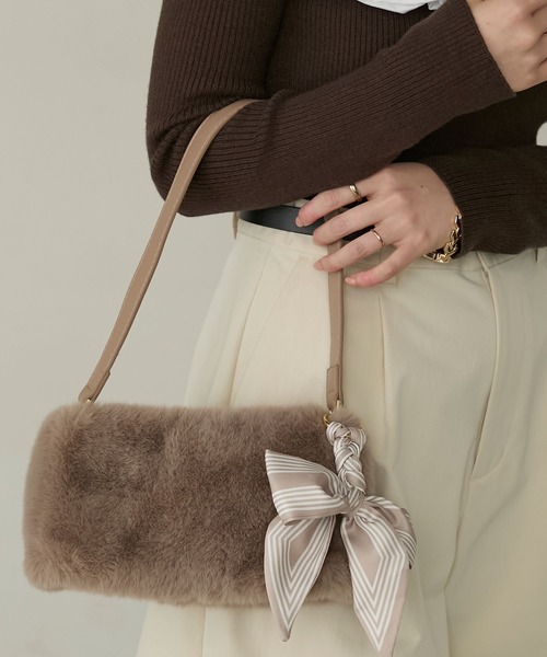 Cherir Mignon(シェリルミニョン)の「【Cherir Mignon】コンパクトスクエアファーワンハンドルバッグ(ハンドバッグ・レディース・ホワイト/ブラウン/ブラック/ベージュ・FREE)」の20枚目の写真