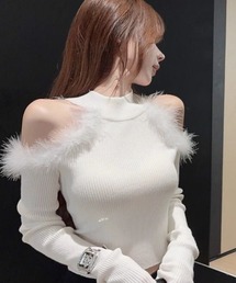 Vini（ヴィニ）の「肩みせ ファー リブ編みニットトップス（ニット/セーター）」