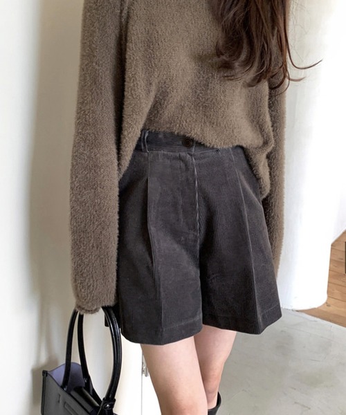 HALEY PESCA(ヘーリーペスカ)の「HALEY PESCA/センタータック コーデュロイショートパンツ(その他パンツ・レディース・ブラウン/ブラック・MEDIUM/SMALL)」の8枚目の写真