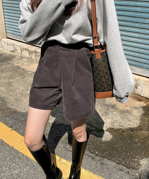 HALEY PESCA(ヘーリーペスカ)の「HALEY PESCA/センタータック コーデュロイショートパンツ(その他パンツ・レディース・ブラウン/ブラック・MEDIUM/SMALL)」の15枚目の写真