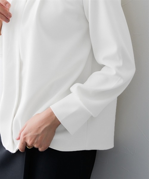 7days Life Styling（セブンデイズライフスタイリング）の「【裏側起毛であったか】フロントタックトップス<大きいサイズ有>（シャツ/ブラウス・レディース・オフホワイト/ブラック・S/M/L/LL/3L）」の13枚目の写真