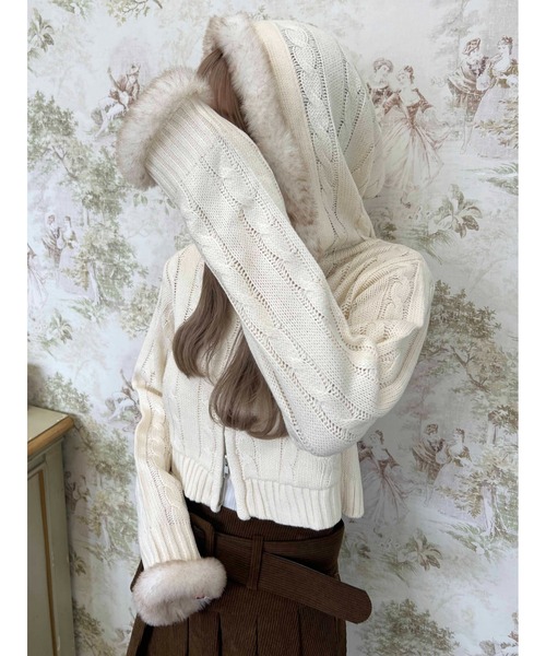 PHILLY(フィリー)の「フェイクファーフードケーブルパーカー(パーカー・レディース・グレー/アイボリー・FREE)」の8枚目の写真