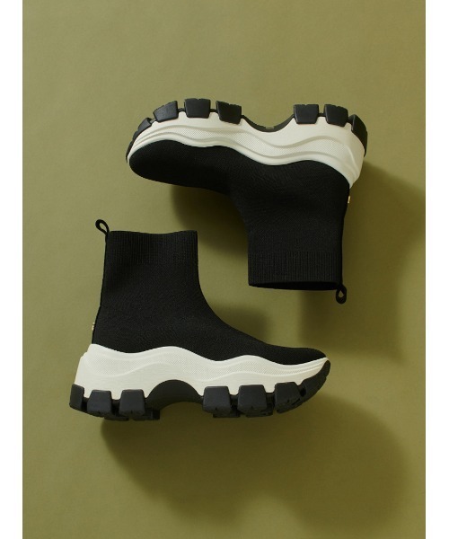 SNIDEL（スナイデル）の「スニーカーソールショートブーツ（ブーツ・レディース・アイボリー/ブラック/マルチ・S/M/L）」の3枚目の写真