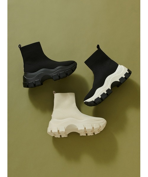 SNIDEL（スナイデル）の「スニーカーソールショートブーツ（ブーツ・レディース・アイボリー/ブラック/マルチ・S/M/L）」の4枚目の写真