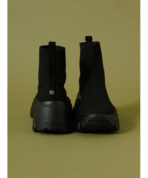 SNIDEL（スナイデル）の「スニーカーソールショートブーツ（ブーツ・レディース・アイボリー/ブラック/マルチ・S/M/L）」の6枚目の写真