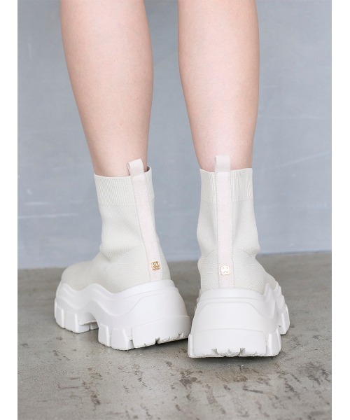 SNIDEL（スナイデル）の「スニーカーソールショートブーツ（ブーツ・レディース・アイボリー/ブラック/マルチ・S/M/L）」の17枚目の写真