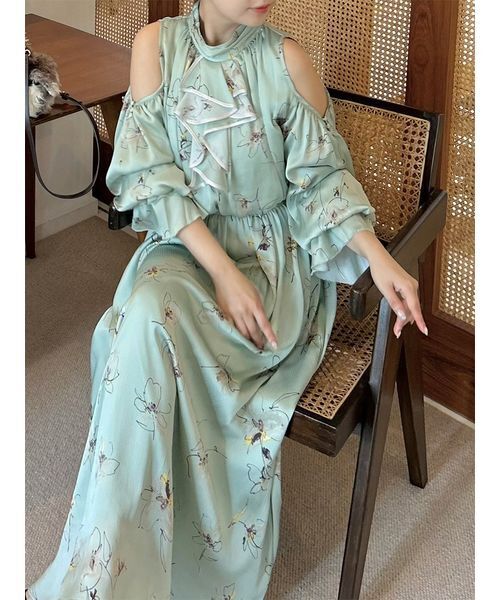 LILY BROWN(リリーブラウン)の「ショルダーオープンワンピース(ワンピース・レディース・ミント/ネイビー/アイボリー・0/1)」の7枚目の写真