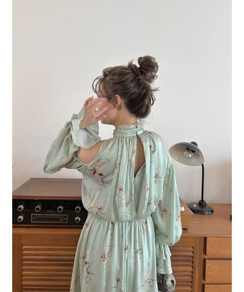 LILY BROWN(リリーブラウン)の「ショルダーオープンワンピース(ワンピース・レディース・ミント/ネイビー/アイボリー・0/1)」の8枚目の写真