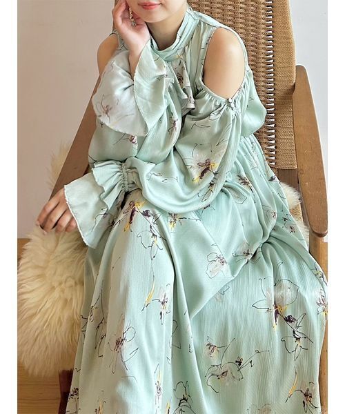 セール】ショルダーオープンワンピース（ワンピース）｜LILY BROWN