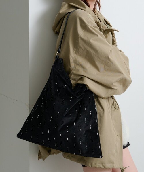 Kastane（カスタネ）の「【A4サイズ/一部店舗限定】ビジュースエードショルダーBAG（ショルダーバッグ・レディース・ブラック/アイボリー/ブラウン・FREE）」の3枚目の写真