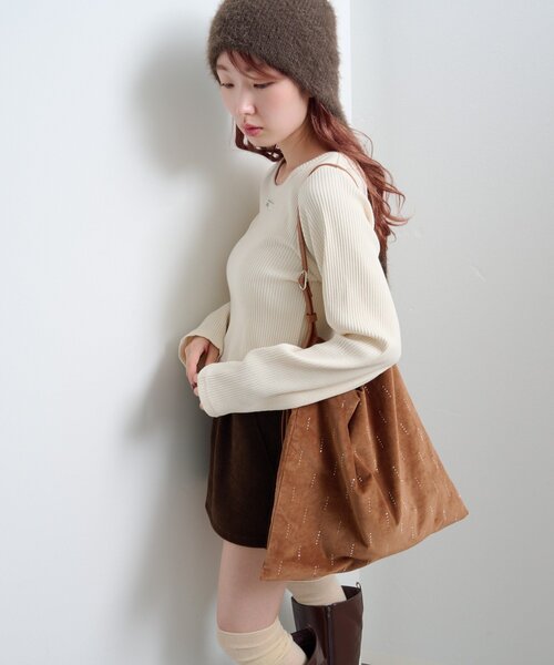 Kastane（カスタネ）の「【A4サイズ/一部店舗限定】ビジュースエードショルダーBAG（ショルダーバッグ・レディース・ブラック/アイボリー/ブラウン・FREE）」の10枚目の写真