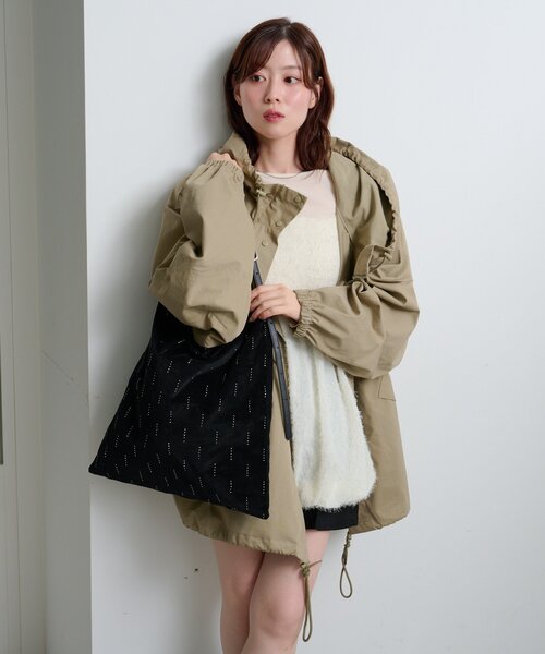 Kastane（カスタネ）の「【A4サイズ/一部店舗限定】ビジュースエードショルダーBAG（ショルダーバッグ・レディース・ブラック/アイボリー/ブラウン・FREE）」の15枚目の写真