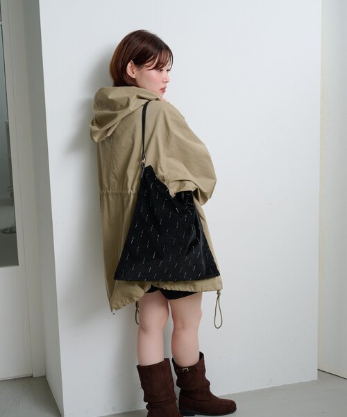 Kastane（カスタネ）の「【A4サイズ/一部店舗限定】ビジュースエードショルダーBAG（ショルダーバッグ・レディース・ブラック/アイボリー/ブラウン・FREE）」の16枚目の写真