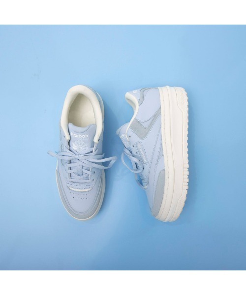 Reebok(リーボック)の「クラブシー エクストラ / CLUB C EXTRA(スニーカー・レディース・ライトブルー/ピンク・22.5cm/23.0cm/23.5cm/24.5cm/24.0cm/25.0cm/25.5cm)」の3枚目の写真