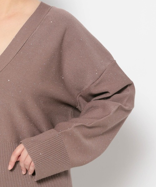 mysty woman（ミスティウーマン）の「マイクロスパンコールVニット　612426（ニット/セーター・レディース・モカ/ブラック/アイボリー・FREE）」の13枚目の写真